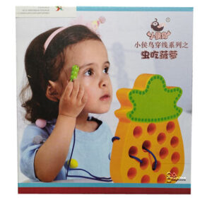 Juego enhebrar piña 18x18 madera